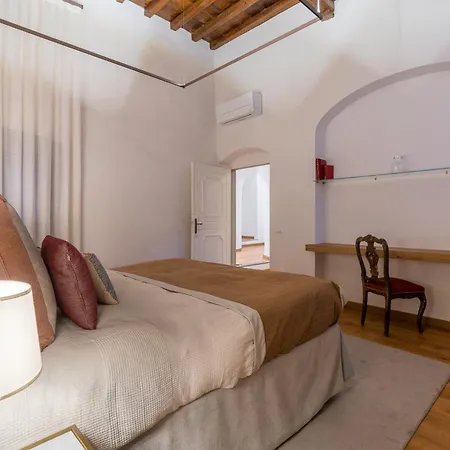 Apartment The Tornabuoni Palace Boutique Florenz