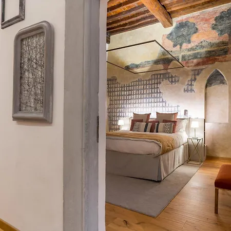 The Tornabuoni Palace Boutique Apartment Florenz
