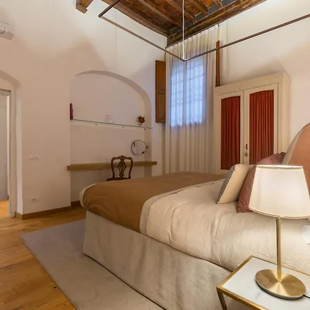 The Tornabuoni Palace Boutique Apartment Florenz