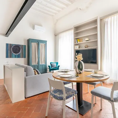 The Tornabuoni Palace Boutique Florenz